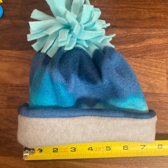 Cozy Cupcake Aurora Borealis Hat, heather grey fleece —handmade - Picture 3 of 4
